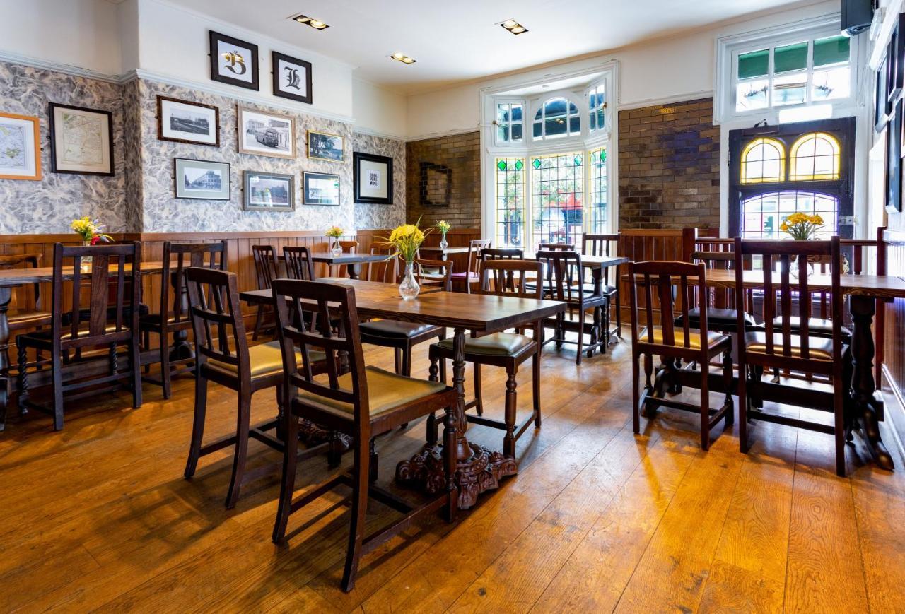 Black Lion Surbiton Exterior foto